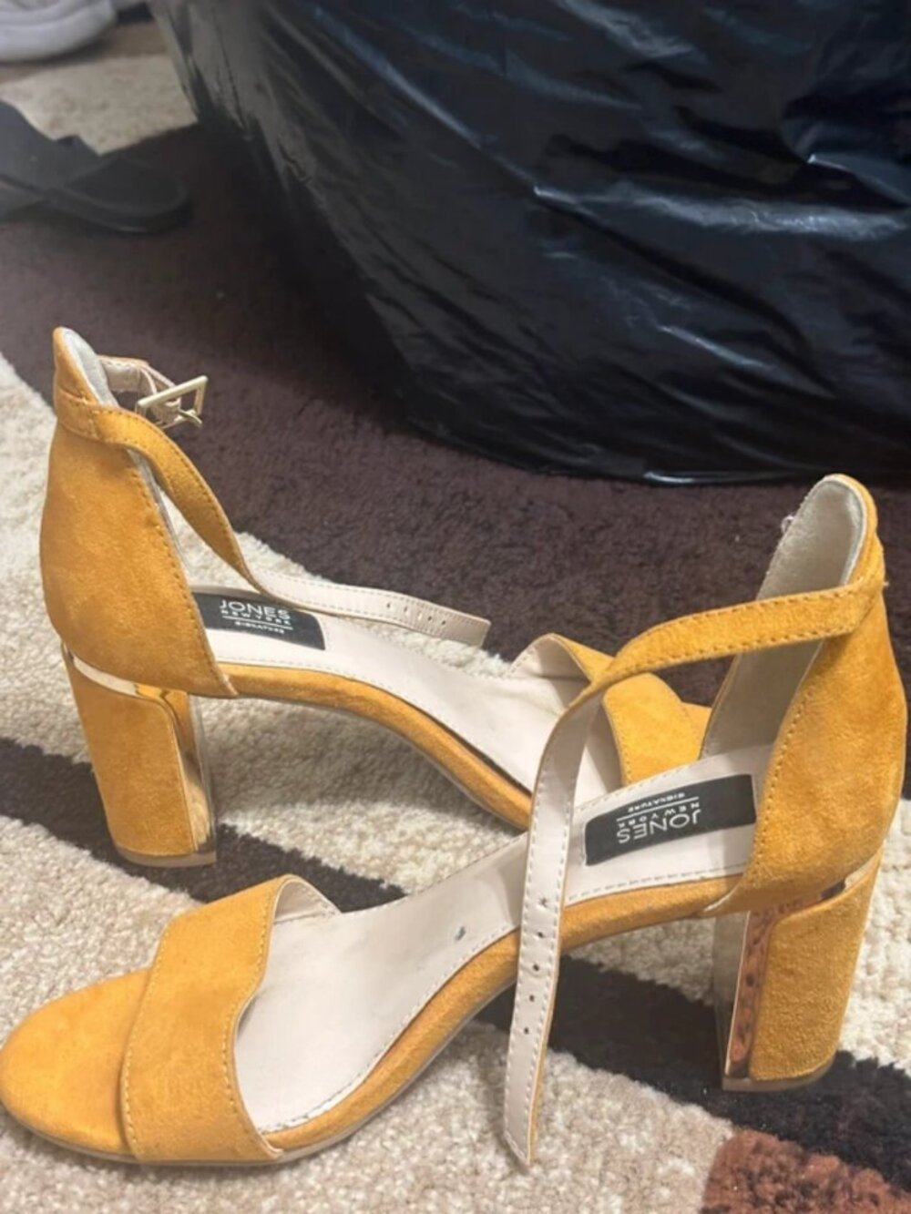 Heels - Picture 4 of 5